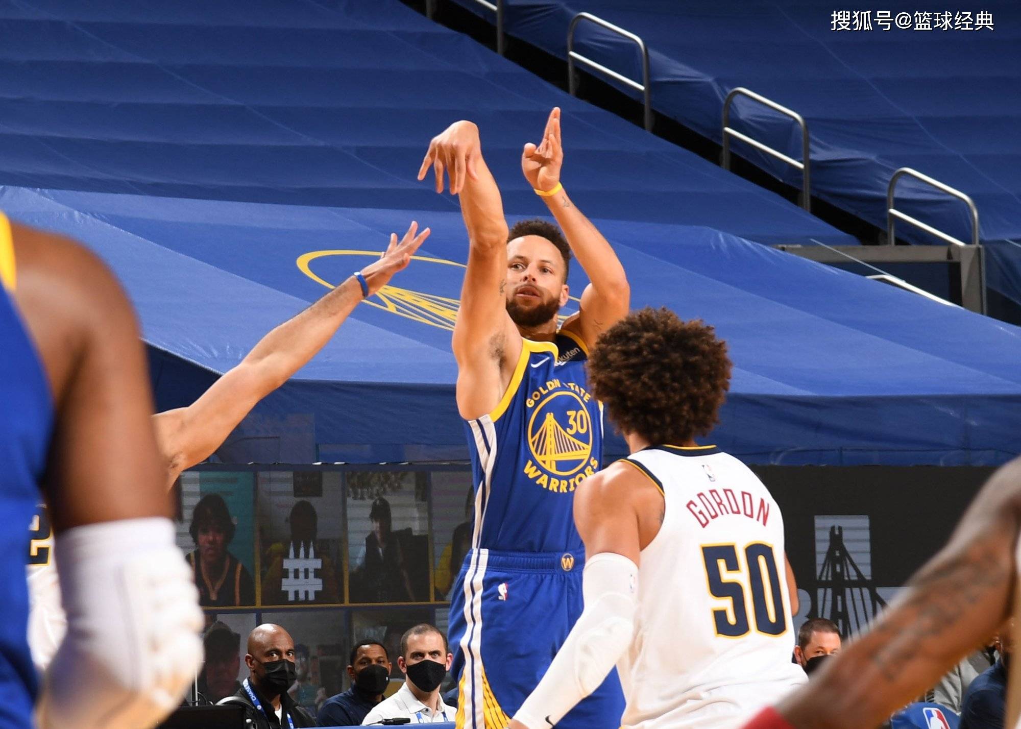 里程碑夜!犹他爵士刷新队史纪录;英超赛后刷纪录;赛场秩序良好;轮换策略成焦点的简单介绍 里程碑夜!犹他爵士刷新队史纪录;英超赛后刷纪录;赛场秩序良好;轮换策略成焦点的简单介绍