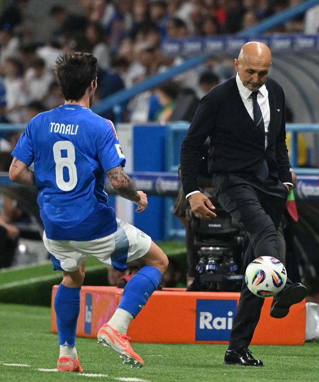 乐鱼app-意大利杯加时末段再迎强敌，斯图加特复出首秀，主帅态度：悬念犹存，球队文化再被提及的简单介绍