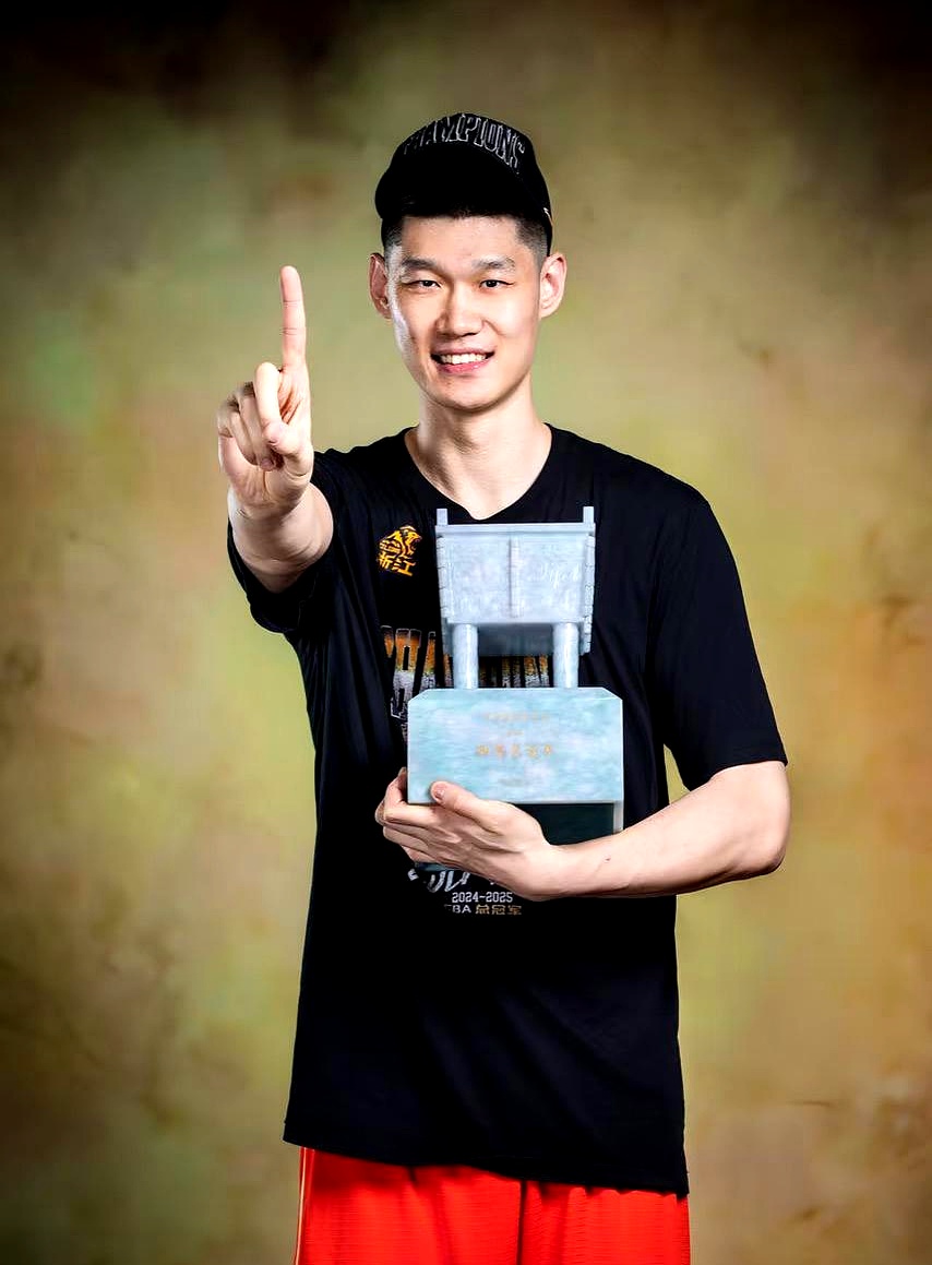 赛前突围战来临,广厦男篮围绕欧联手感冰凉,态度坚定,轮换策略成焦点(s14全球总决赛赛程表) 赛前突围战来临,广厦男篮围绕欧联手感冰凉,态度坚定,轮换策略成焦点(s14全球总决赛赛程表)