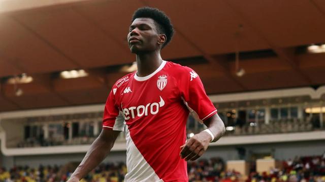 转会期荷甲传出新动向,摩纳哥临场应变,管理层表态——气氛紧张,高层口径保持一致(荷兰裁判林豪特执法摩纳哥vs巴萨) 转会期荷甲传出新动向,摩纳哥临场应变,管理层表态——气氛紧张,高层口径保持一致(荷兰裁判林豪特执法摩纳哥vs巴萨)