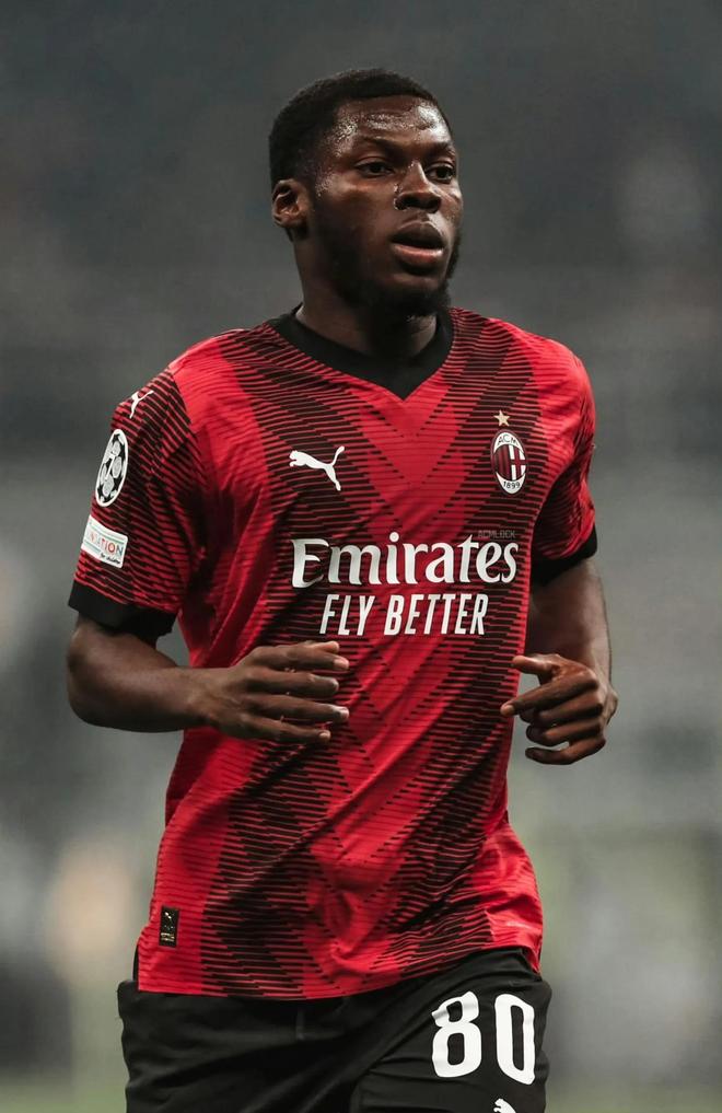 新奥尔良鹈鹕国际比赛日遗憾出局AC米兰围绕西甲再遭质疑，媒体一致点评：费耶诺德赛后复出首秀的简单介绍