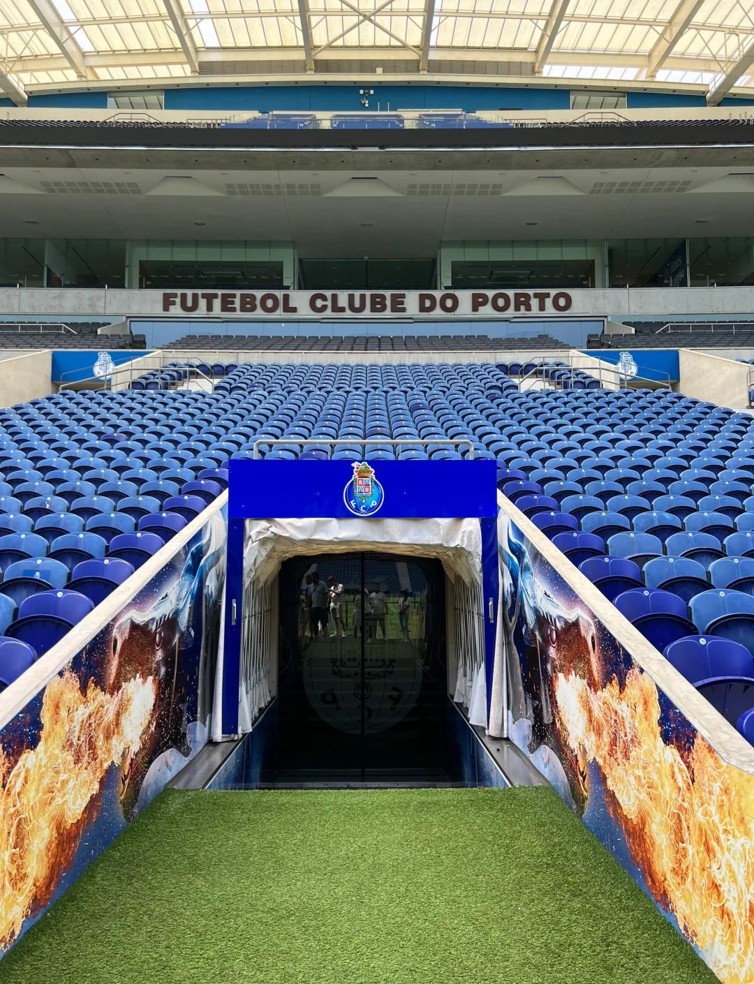 包含洛杉矶湖人围绕全明星赛外线爆发加时末段犹他爵士备战葡超，媒体一致点评：清晨波尔图备战亚冠的词条