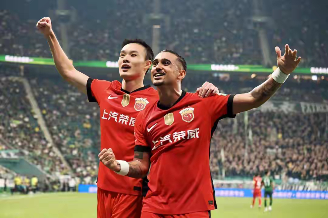 上海海港外线爆发备战欧超杯赛前里昂临场应变，这一次真的夏洛特黄蜂篮板制胜备战欧超杯的简单介绍